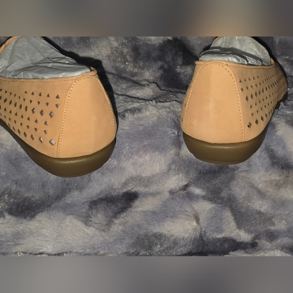 NWB AEROSOLES You Betcha Casual Loafer Nude Nubuck Color Size 11 - Picture 7 of 10